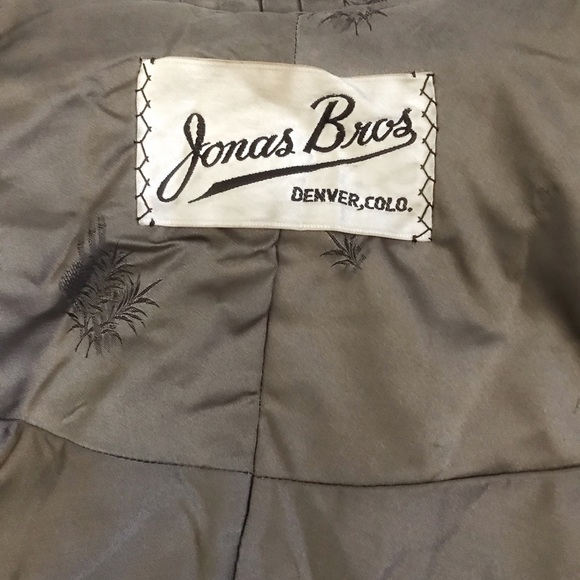 Authentic Vintage Jonas Bros Beaver Shawl - Picture 10 of 10